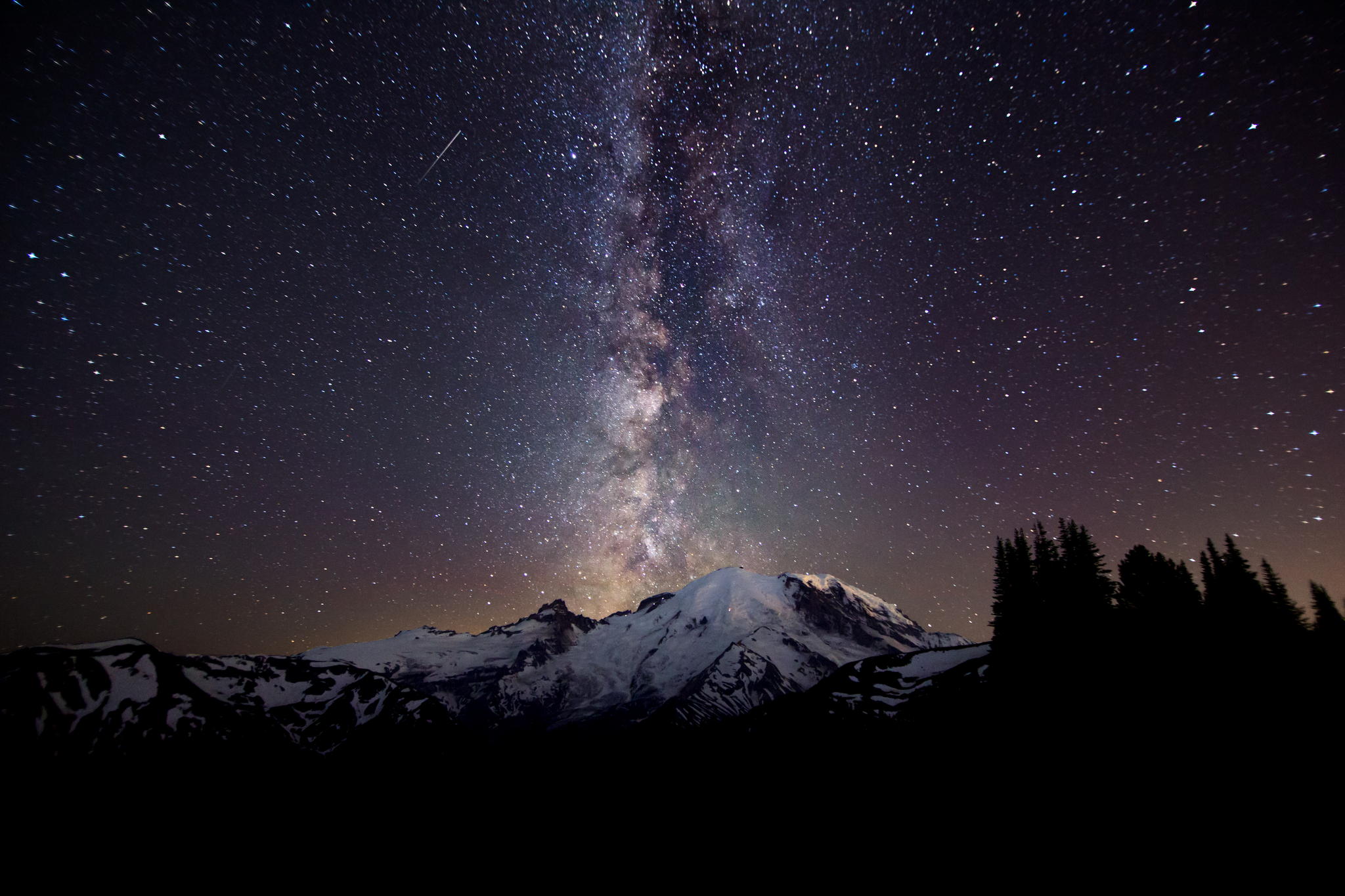 Beautiful Mount Rainier Night Sky