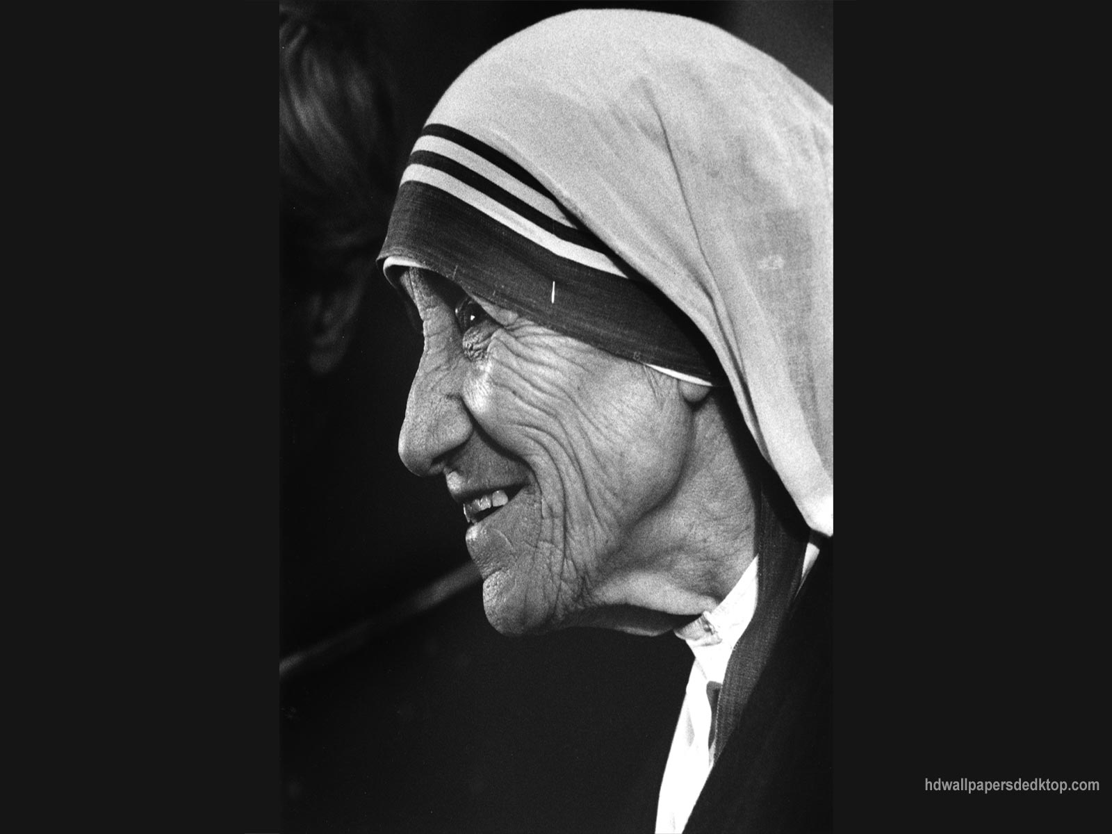Mother Teresa Wallpaper Poster Photo Picture Chainimage