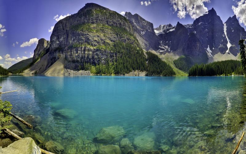 HD Moraine Lake Panorama Wallpaper