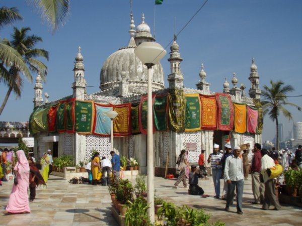 Haji Ali Tomb Photo
