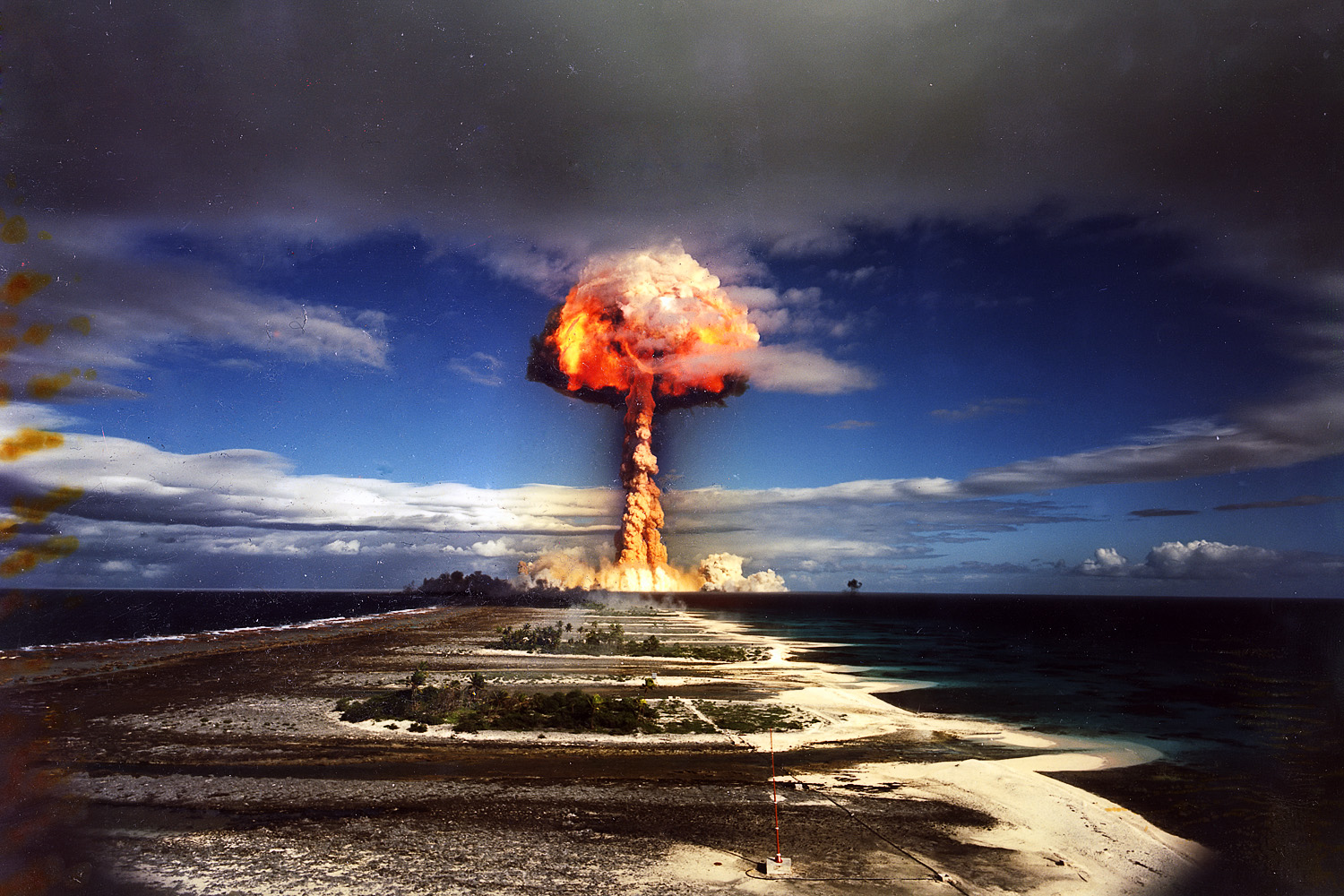 Picture Gallery Nuclear Explosion HD Wallpaper