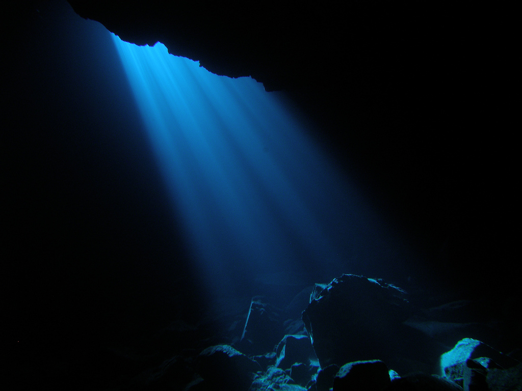 Beautiful Underwater Caves Wallpaper Light in underwater caves
