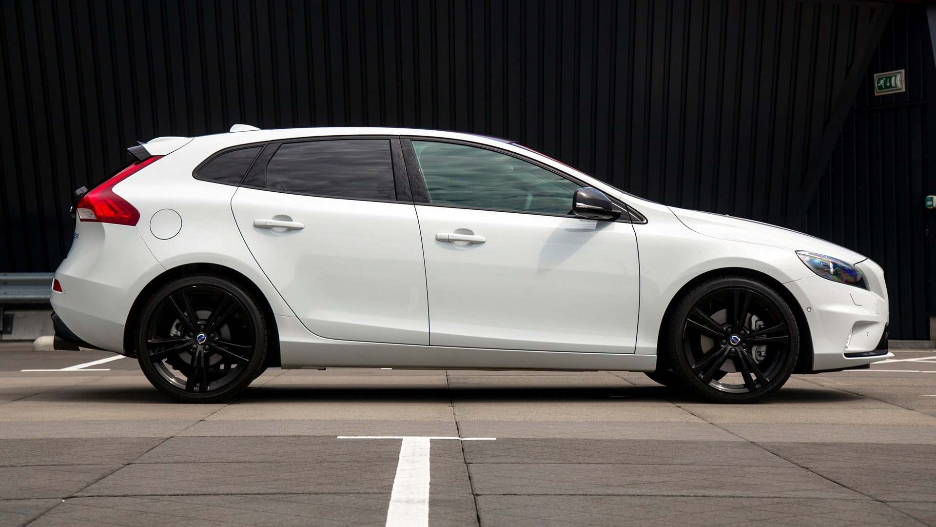 Volvo V40 Carbon Edition Wallpaper And HD Image Car Pixel