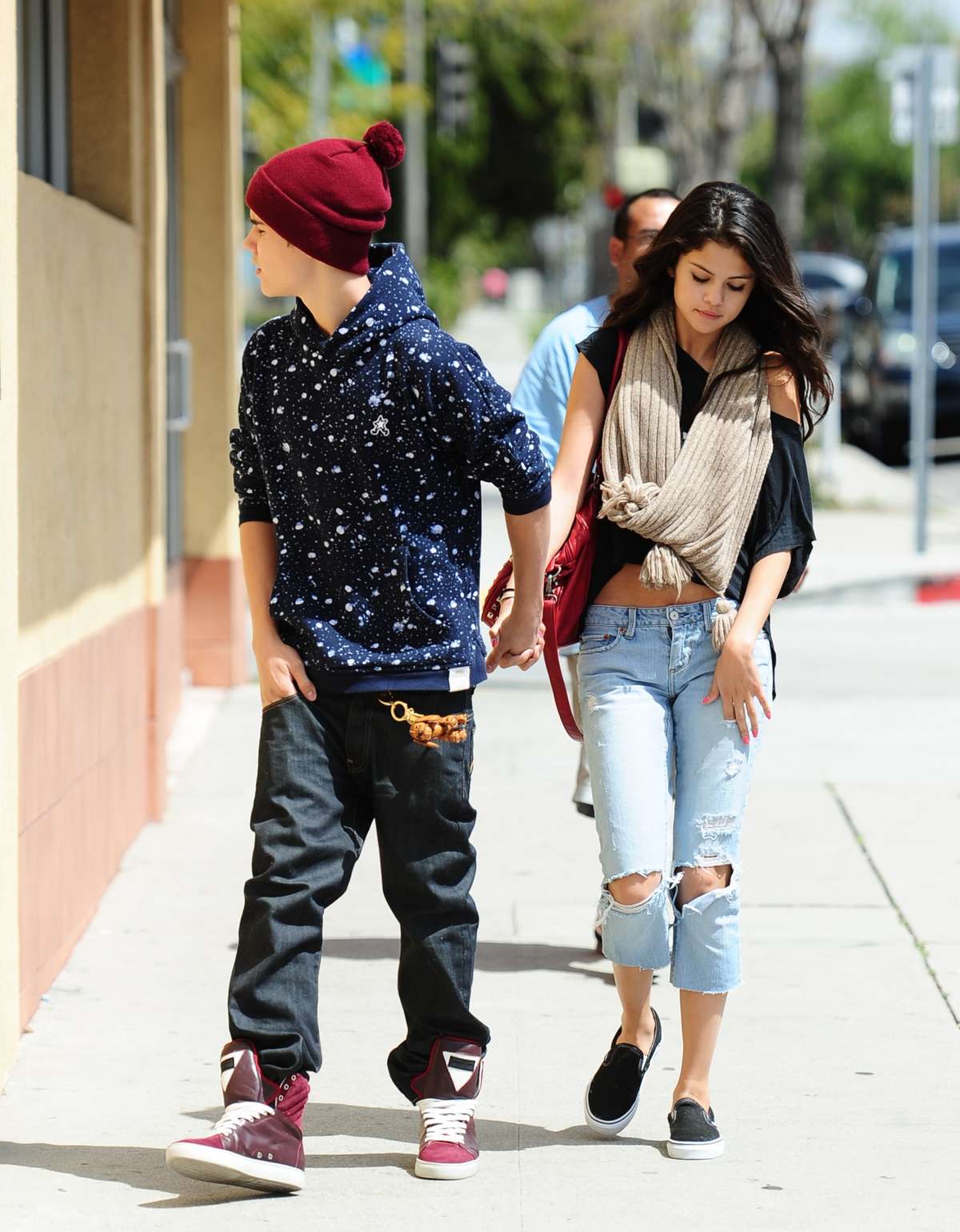 Selena Gomez Ripped Jeans Candids Panera Bread In Glendale