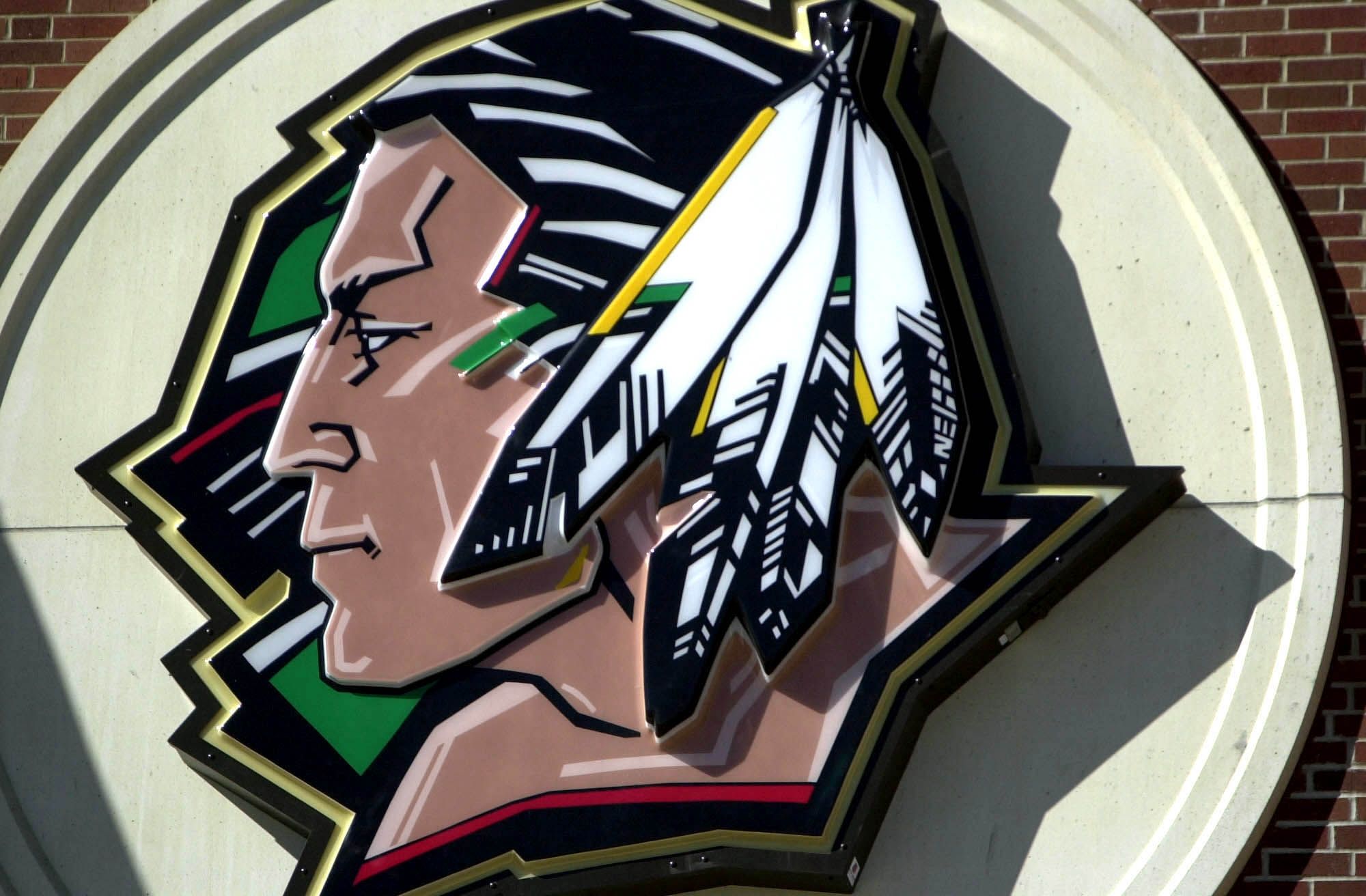 Fighting Sioux Wallpapers 2000x1312