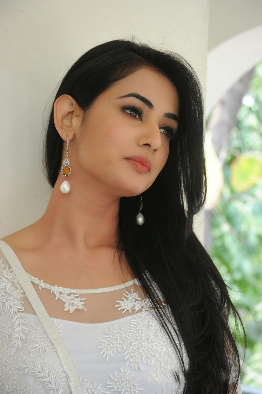 Sonal Chauhan Wallpapers - Wallpaper Cave