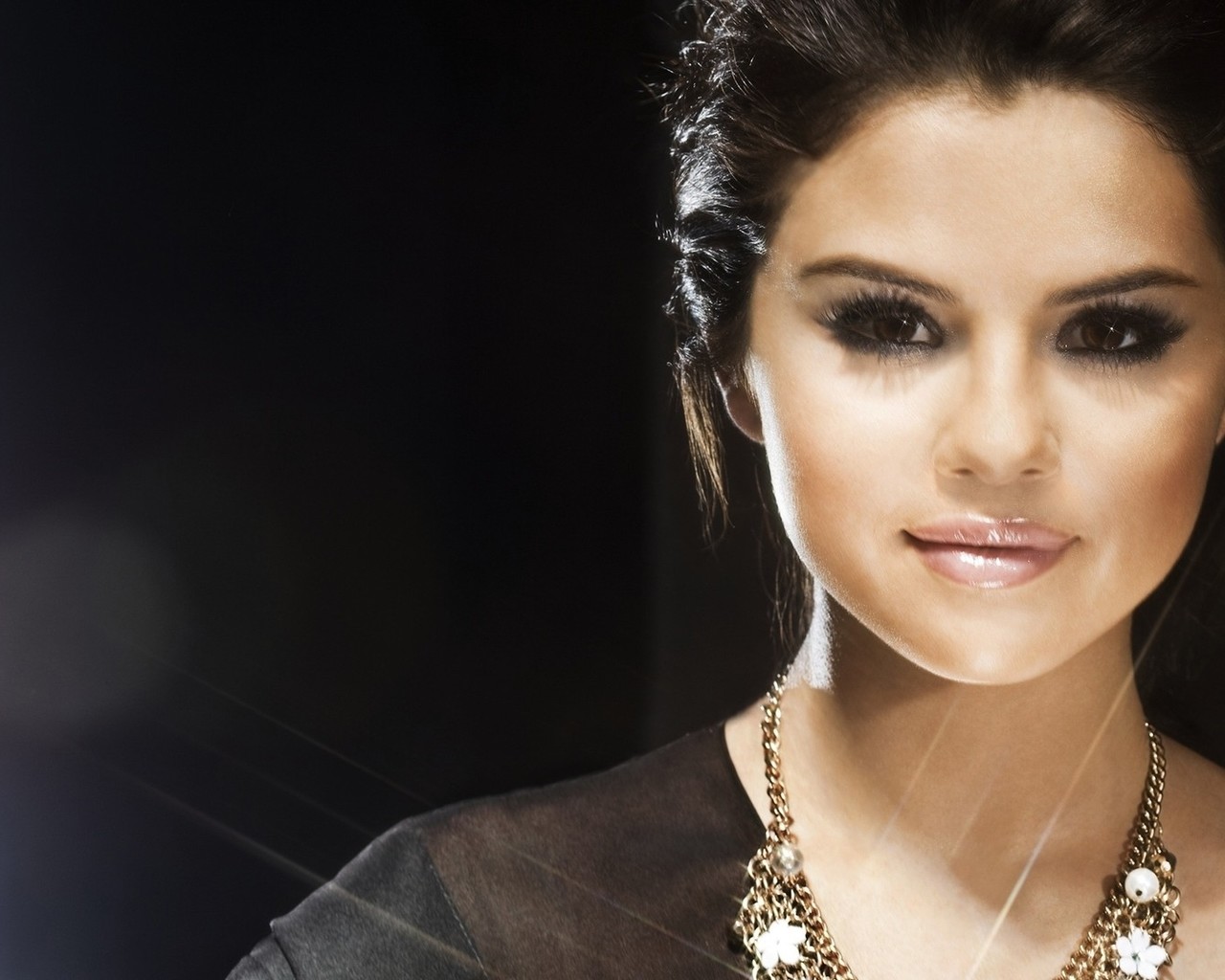 Selena Gomez Sexy HD Wallpaper