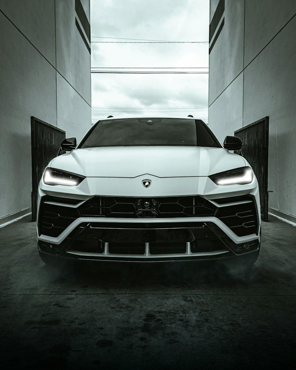 Lamborghini Urus Pictures Image