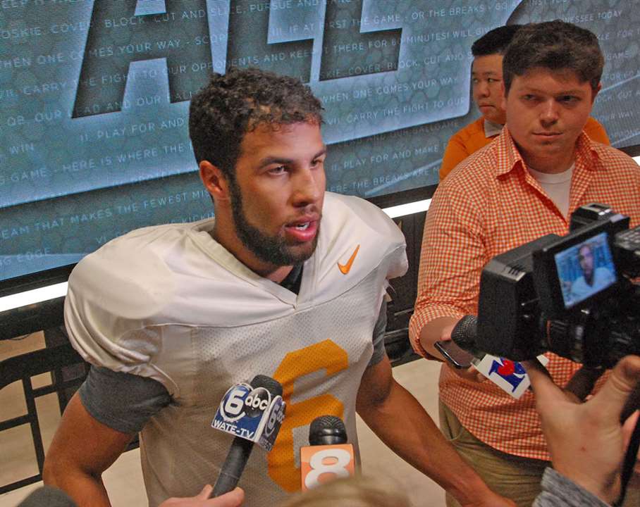 Johnson City Press Wallace Suits Up Practices With Vols