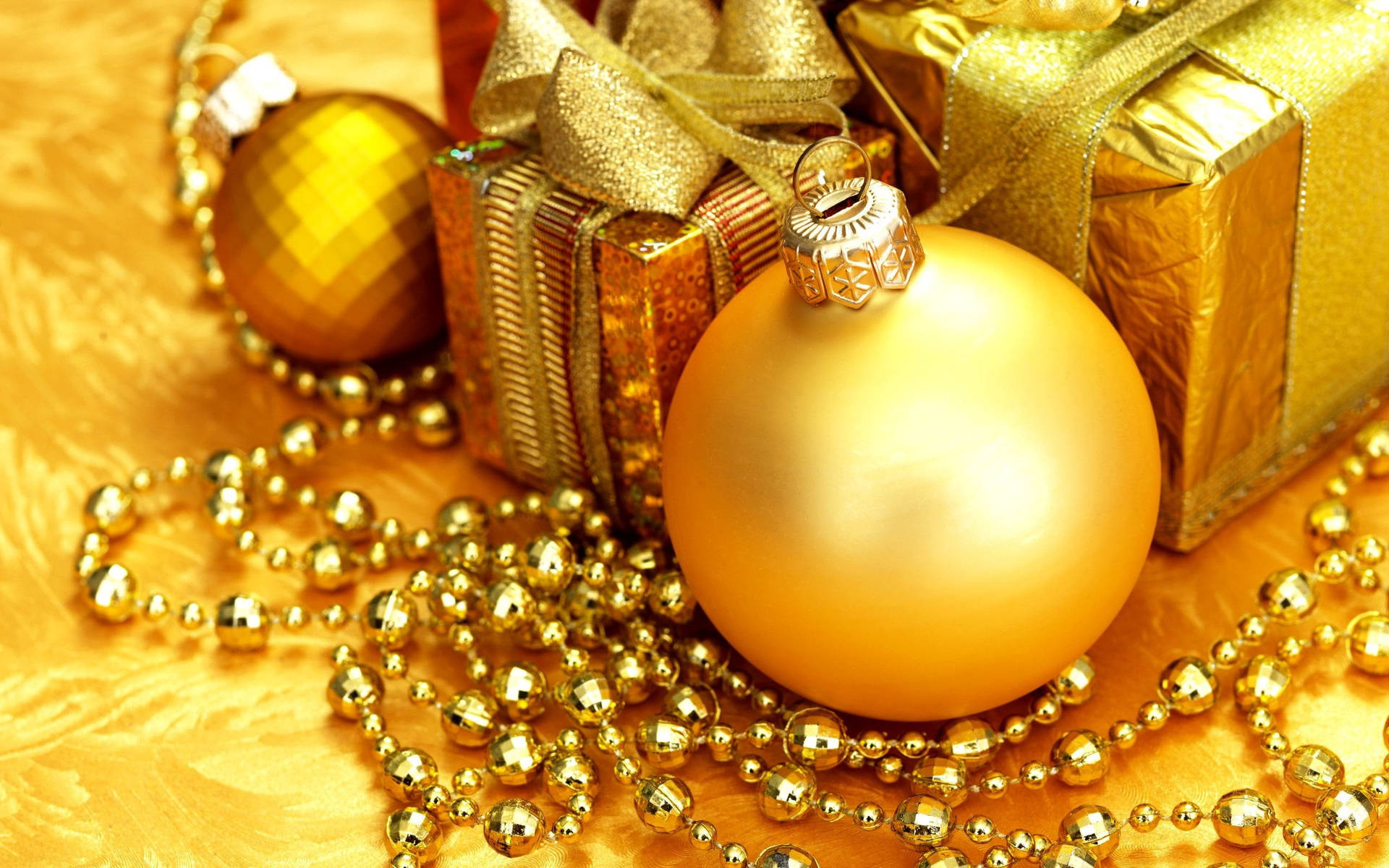 Christmas Balls Wallpaper