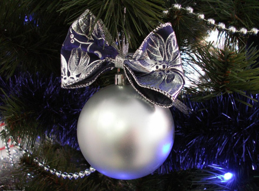 Christmas Tree Decorations Ball Ribbon Tinsel