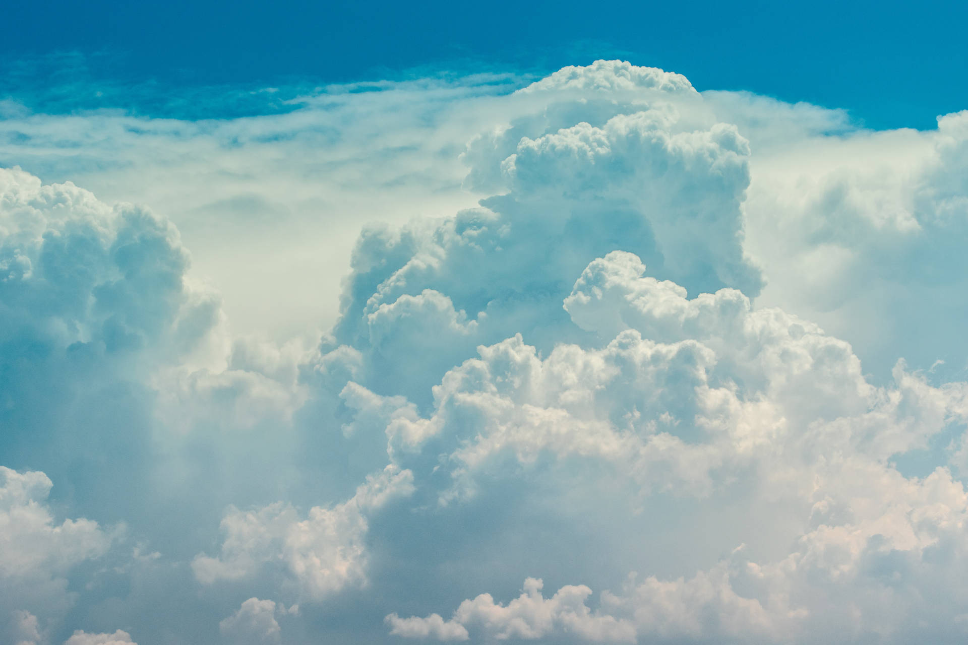 Marvelous Of The Heavenly White Fluffy Clouds Wallpaper