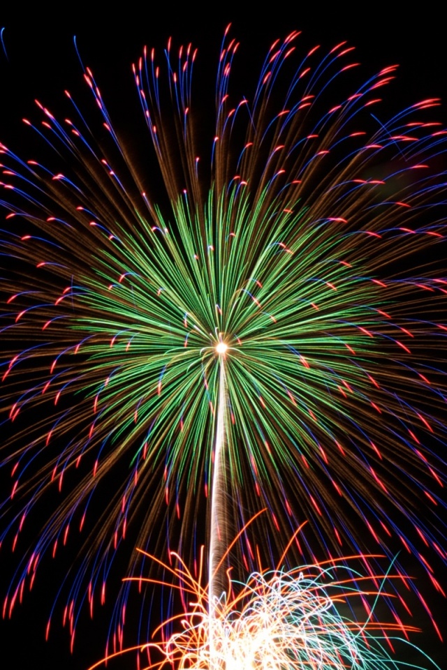 640x960 New Years Eve 2012 Fireworks Iphone 4 wallpaper