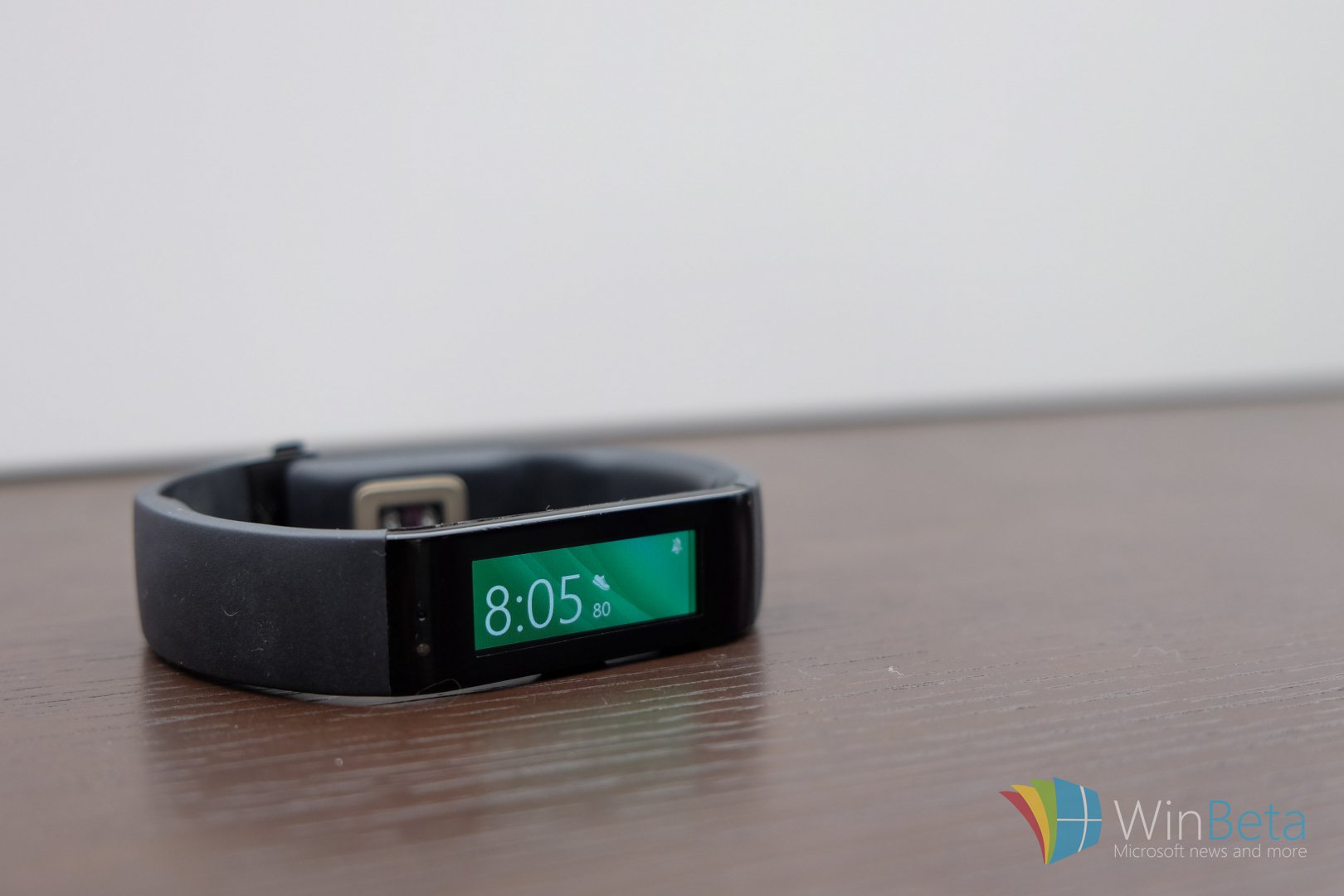 Customize your Microsoft Band with unique backgrounds and circular