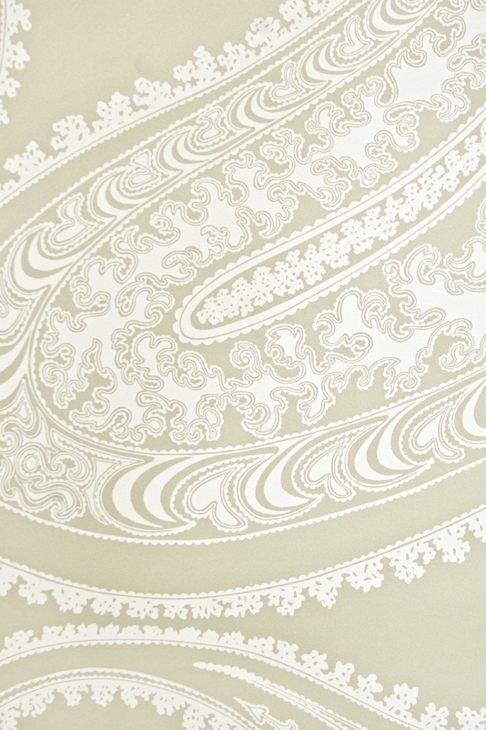 Rajapur Paisley Wallpaper A Large Contemporary Design In White