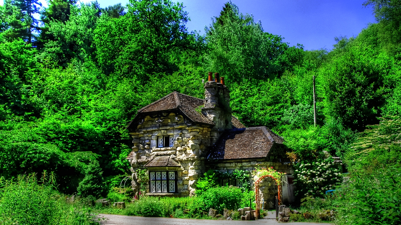 Country Cottage Wallpaper