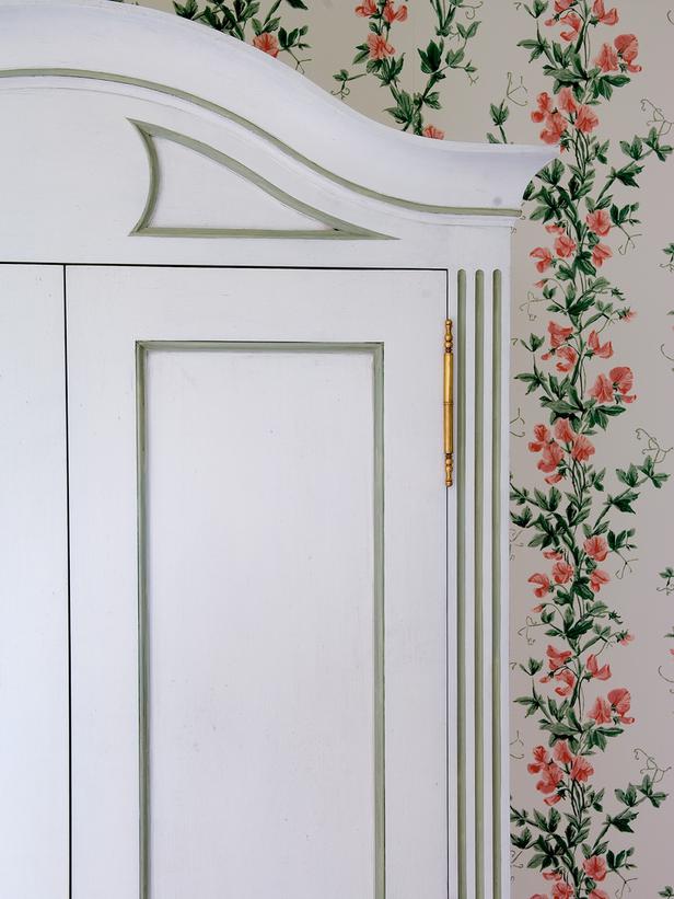 English Country Floral Bedroom Wallpaper And White Bureau