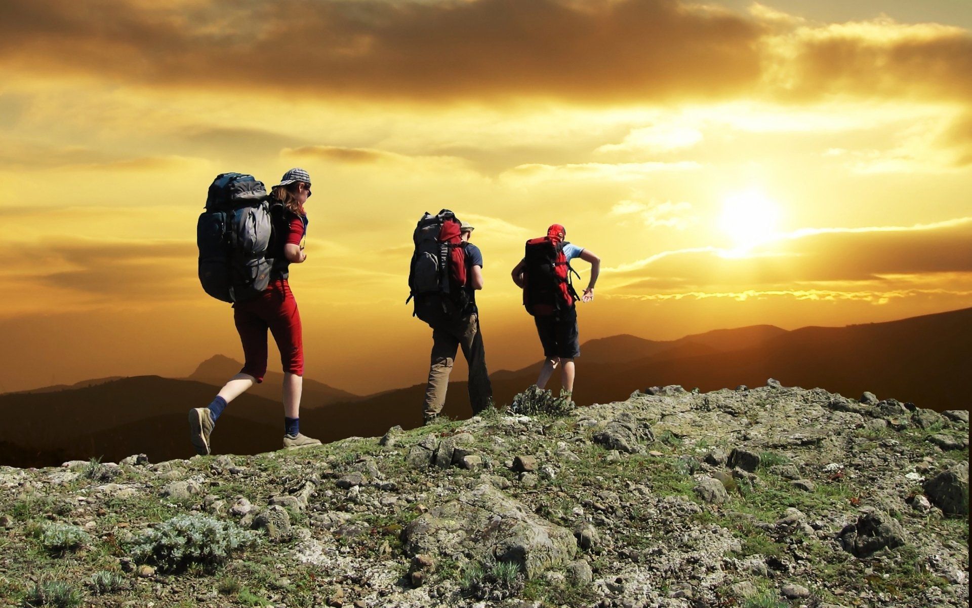 Hiking HD Wallpaper