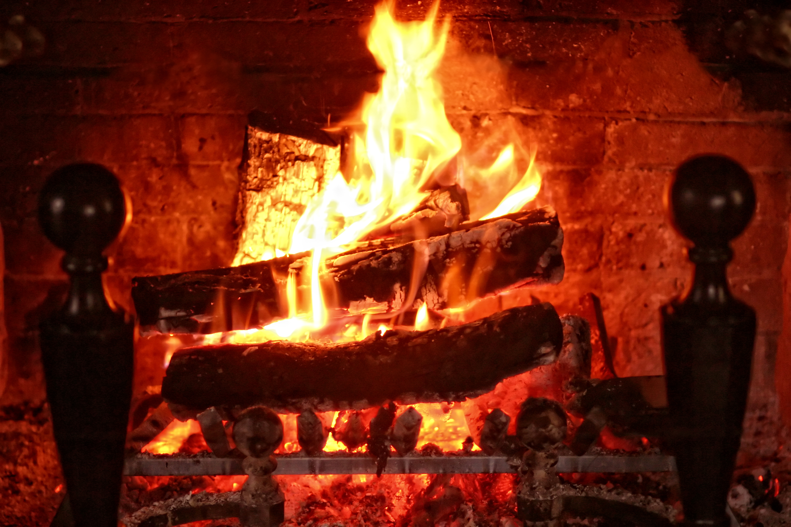 crackling fireplace screensaver free download