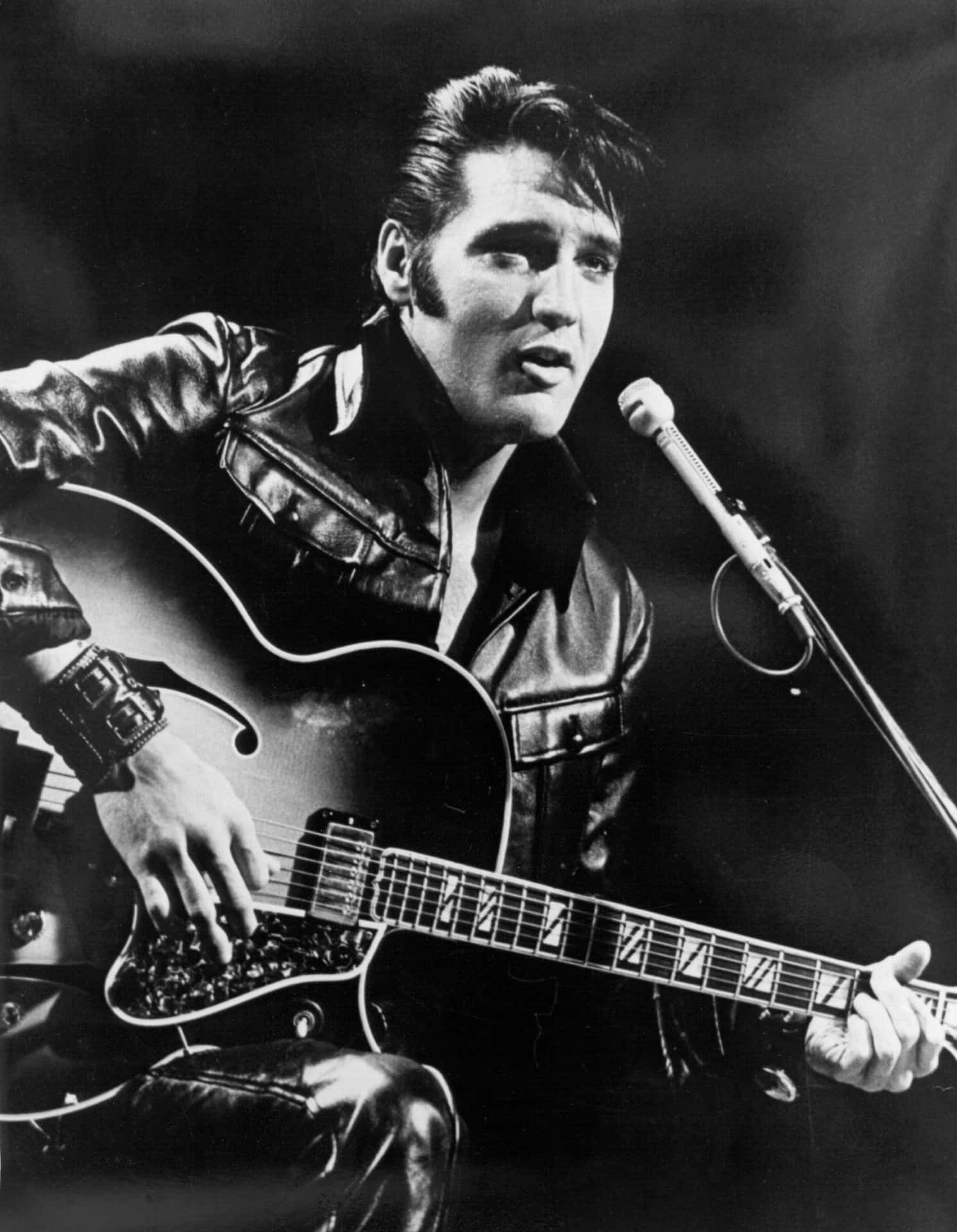 Elvis Presley Rock And Roll Legend Wallpaper