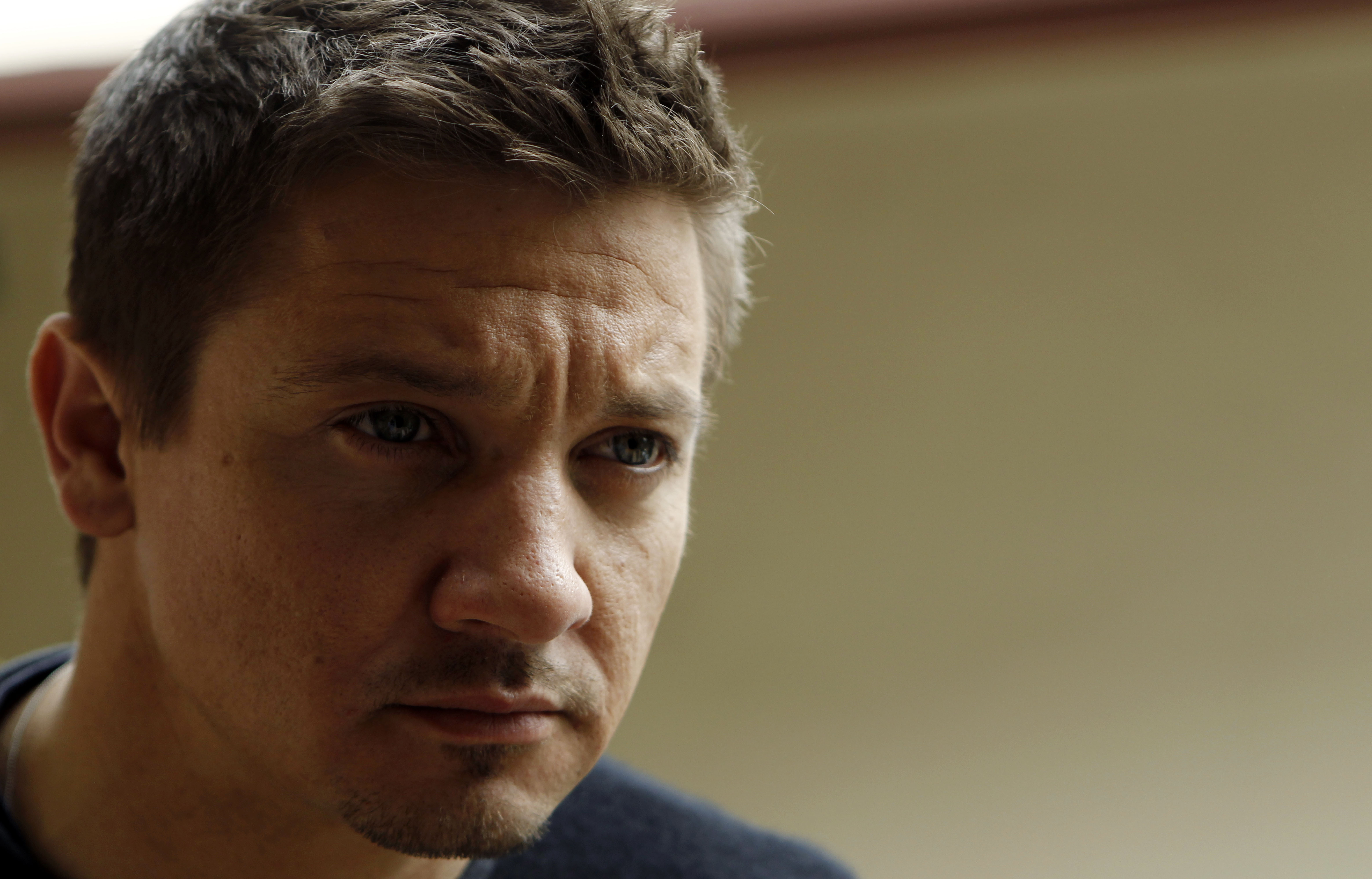 Actor Jeremy Renner Wallpaper And Image Pictures