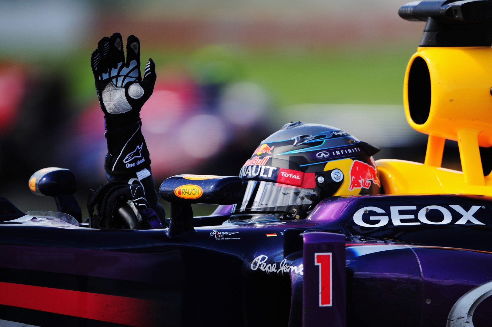 Vettel Kept Cool By Senna Reminder In Last Lap Of Canada Gp F1