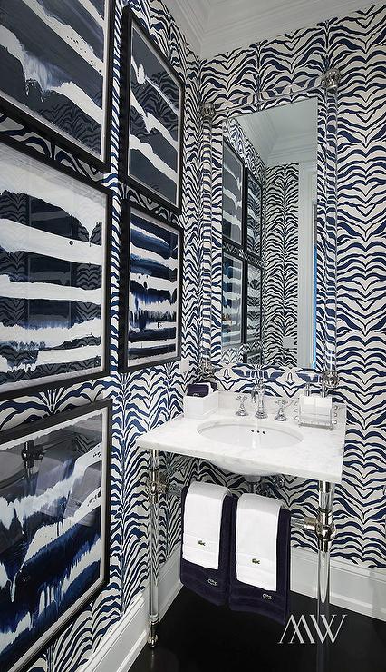 Room With Black And White Zebra Wallpaper Contemporary Bathroom
