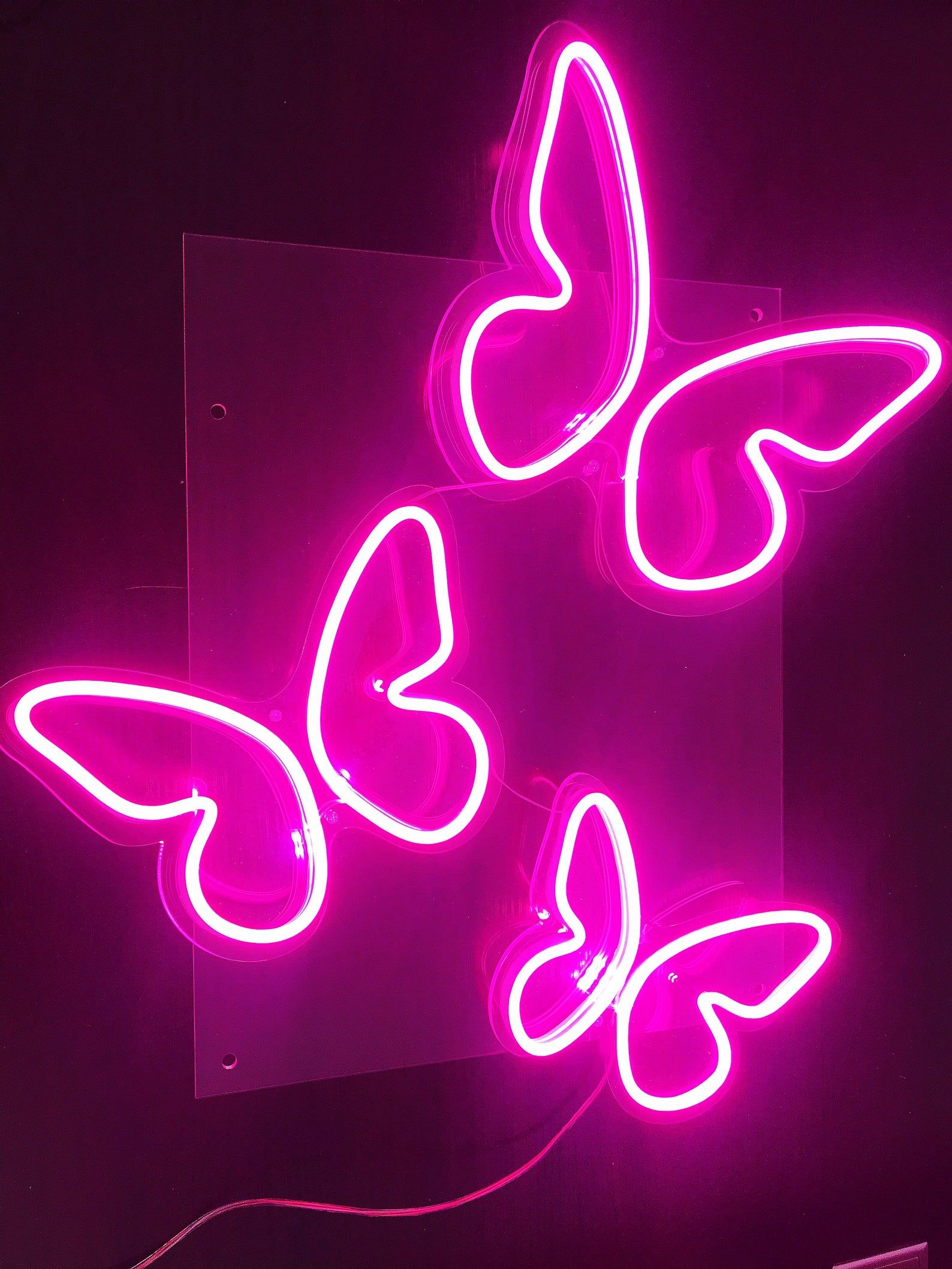 22+] Neon Light Aesthetic Wallpapers - WallpaperSafari
