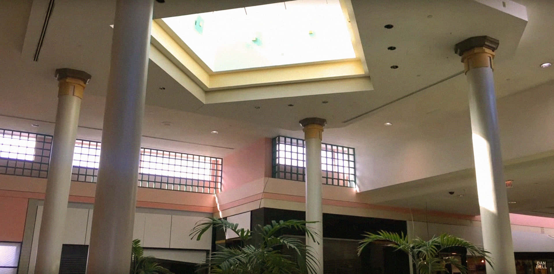 Bustling Atmosphere In A Modern Shopping Mall Wallpaper
