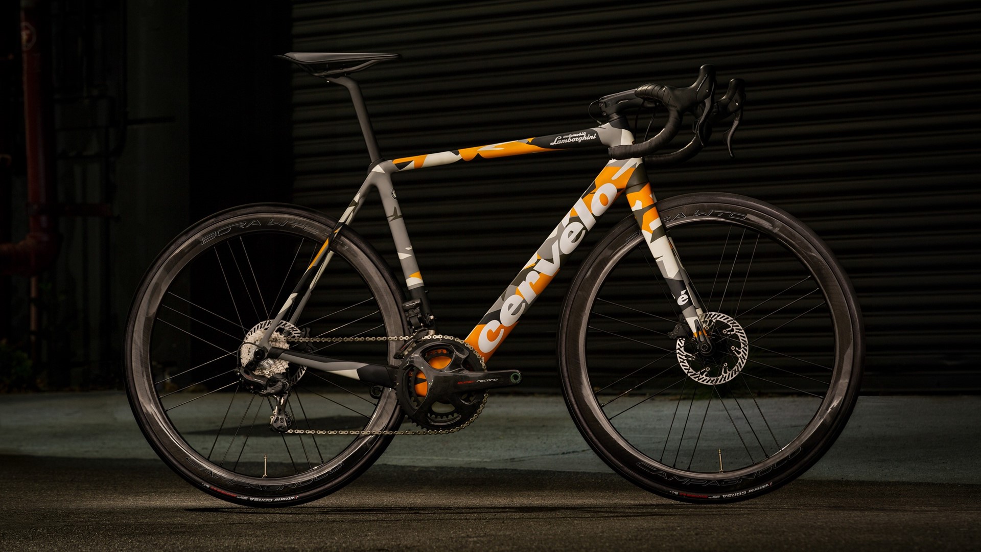 Automobili Lamborghini And Cerv Lo Present The New R5 Bicycle In A