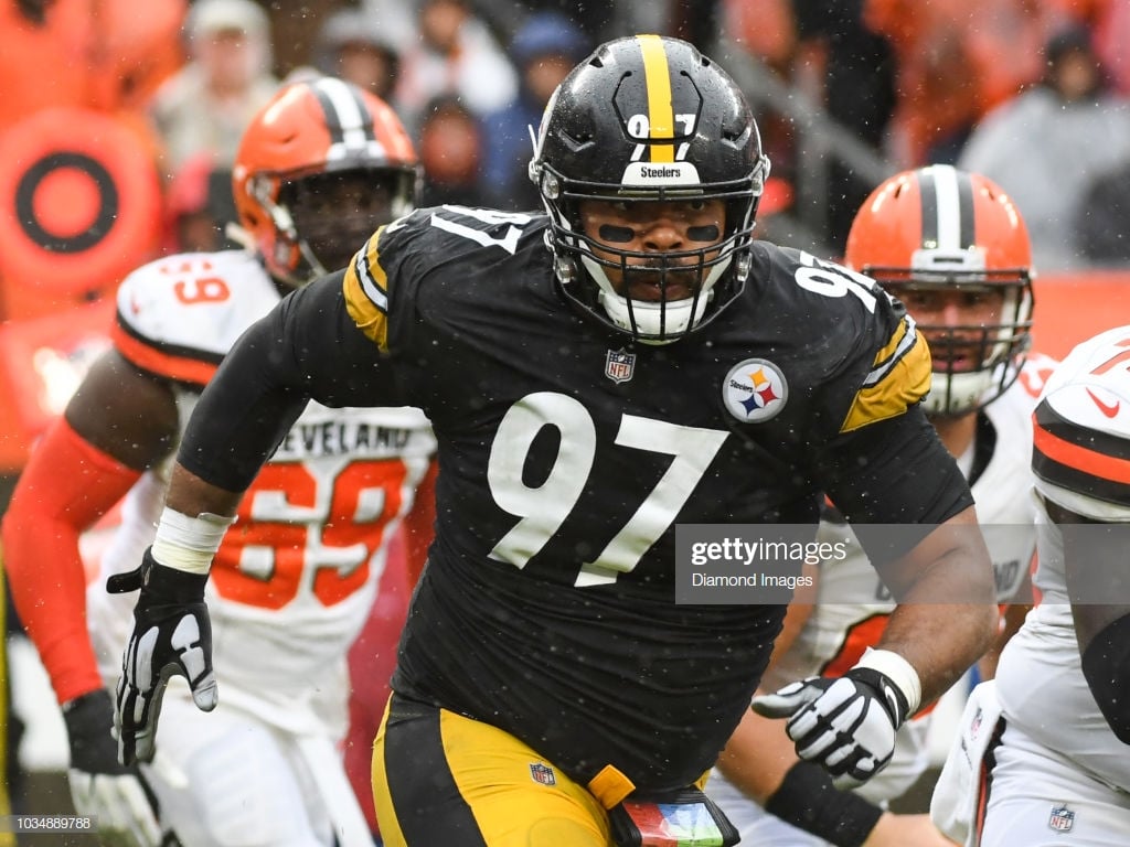 Defensive tackle Cameron Heyward of the Pittsburgh Steelers rushes