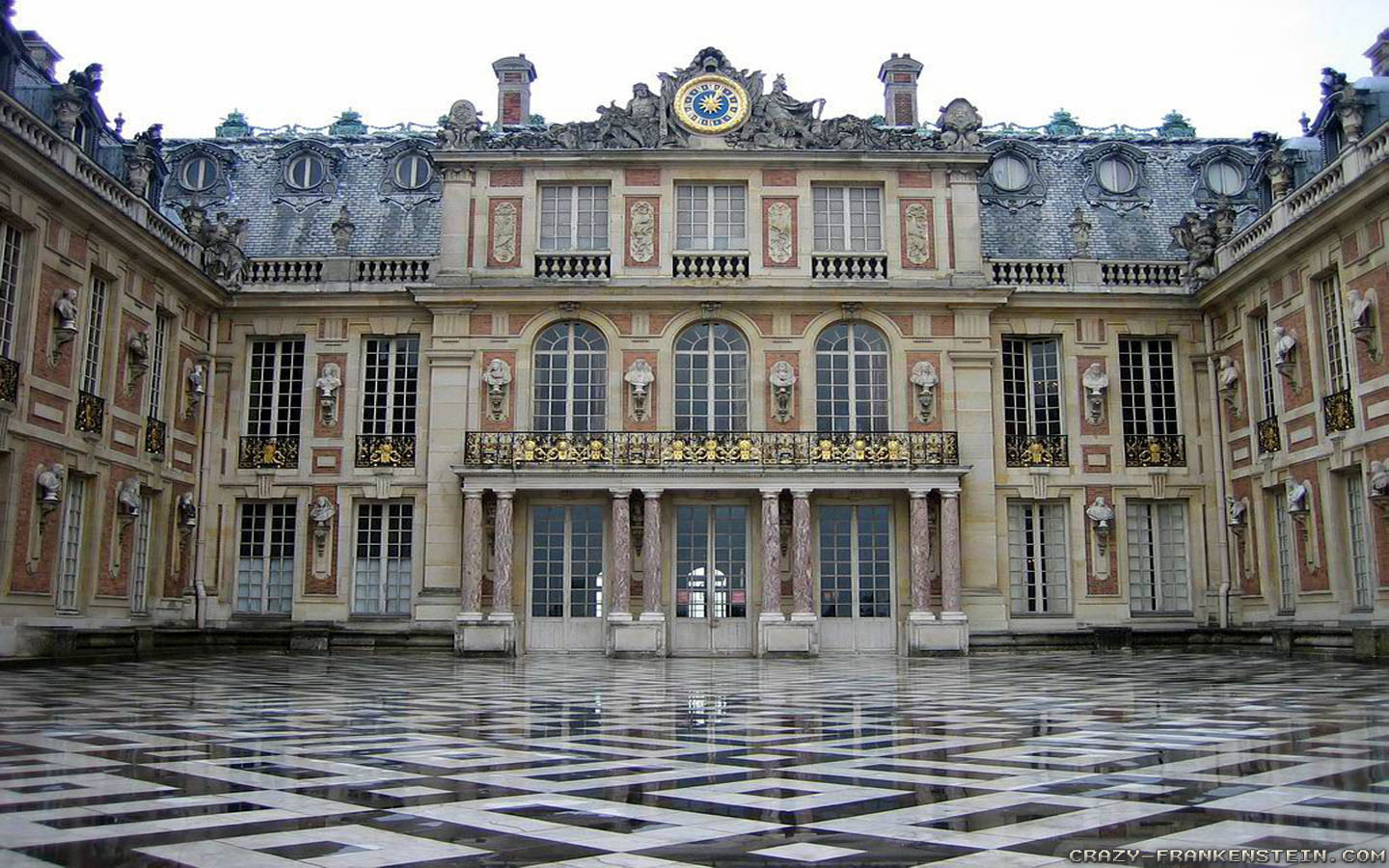 Versailles Wallpaper