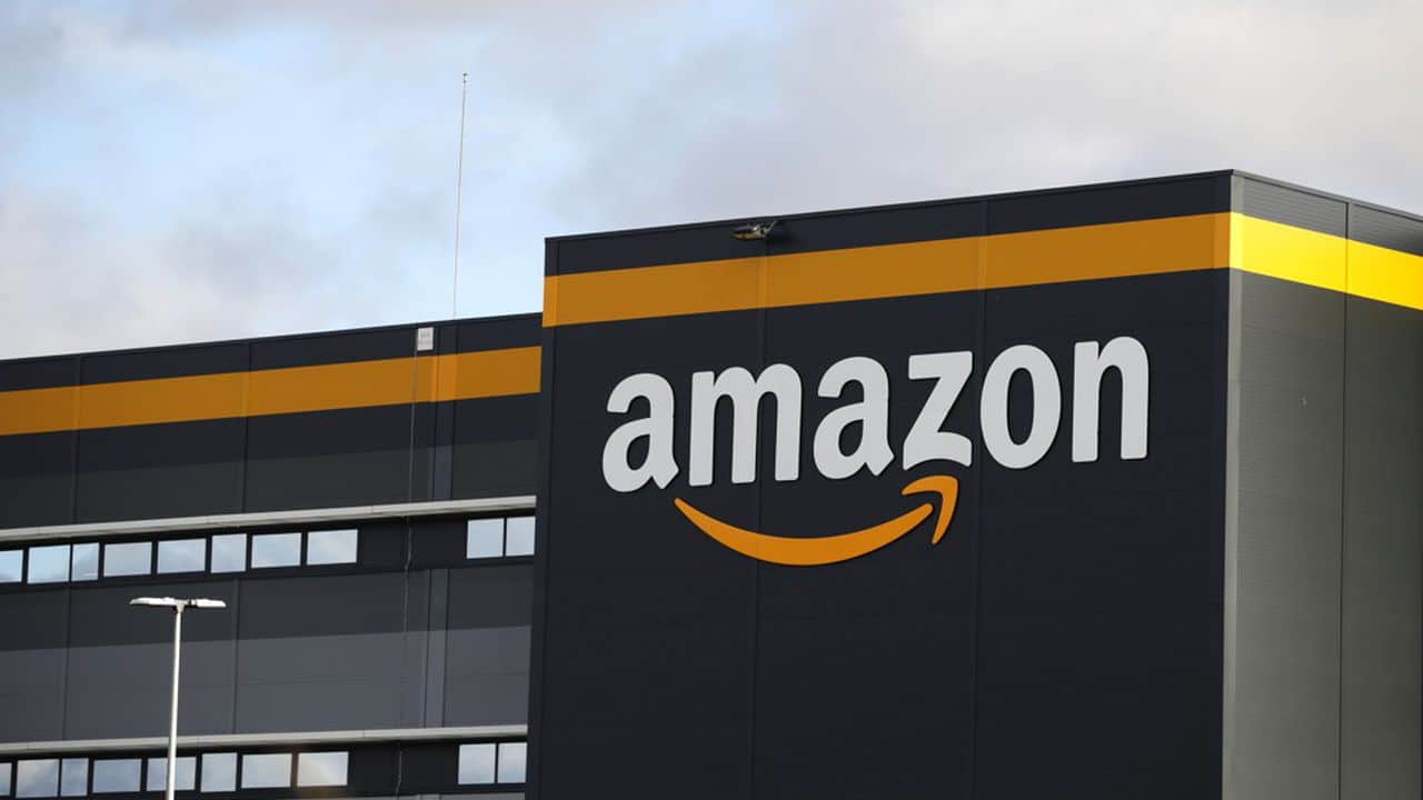 Amazon Va Cr Er Cdi Et Nouveaux Sites En France Wallpaper