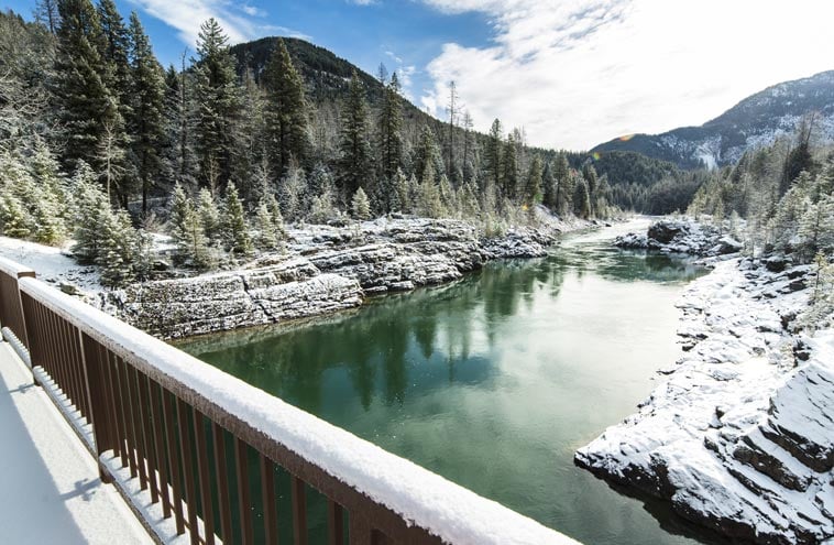 Cl Belton Bridge Winter Wallpaper