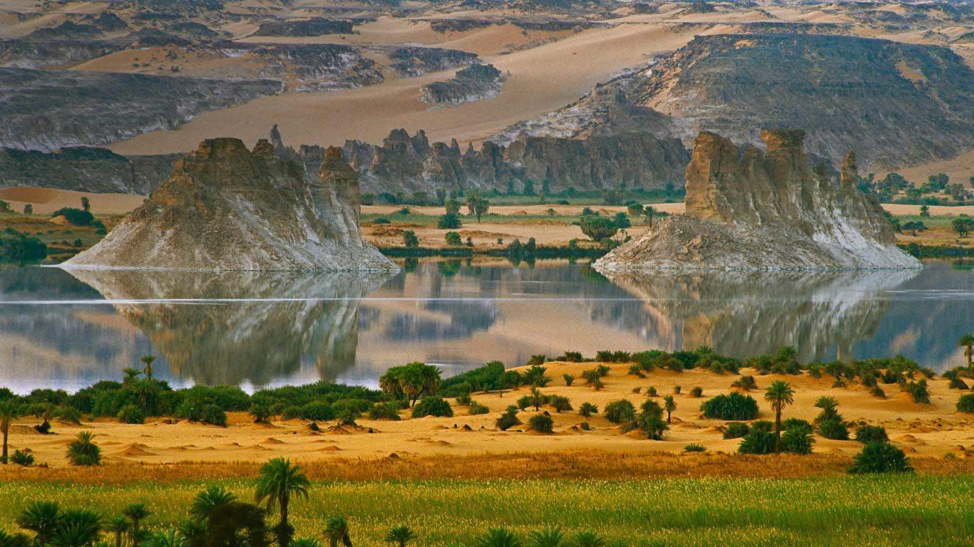 Ounianga Serir Lakes In Northern Chad George Steinmetz Corbis