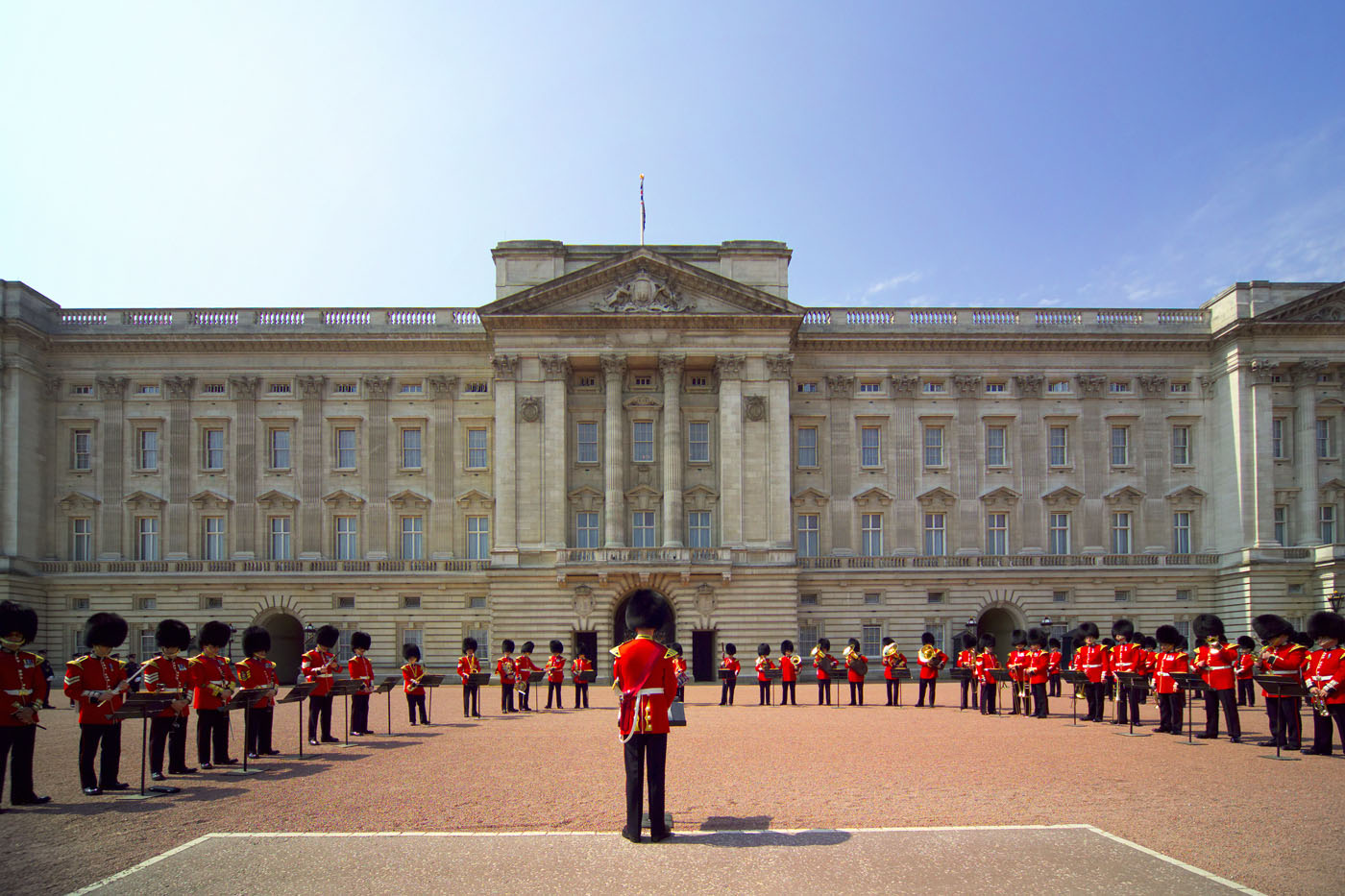 Pin Buckingham Palace London Wallpaper Fanclubs On