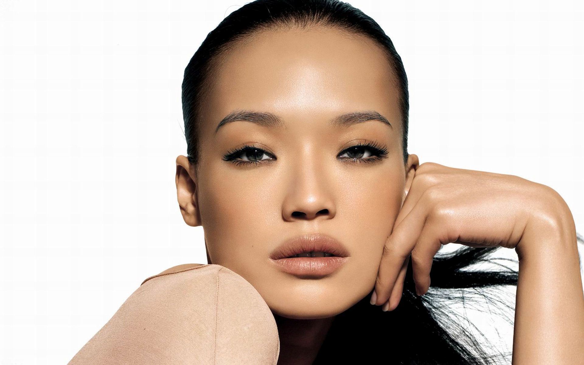 Shu Qi With Natural Makeup Wallpaper