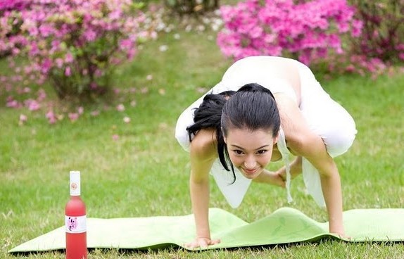 Muqi Miya Sexiest Yoga Instructor In All Asia