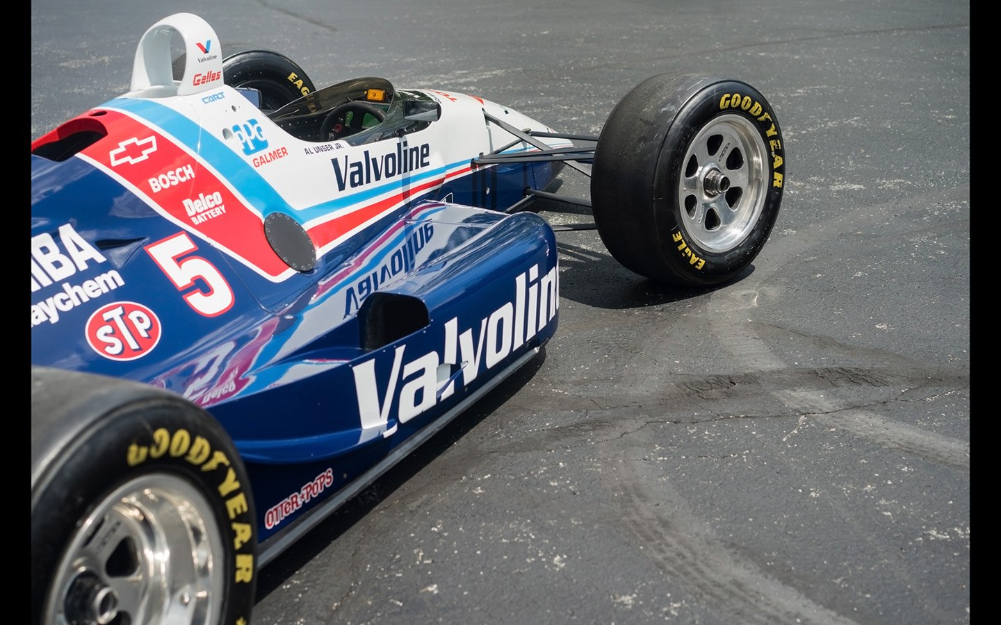 Lola T90 Valvoline Indy Car Details