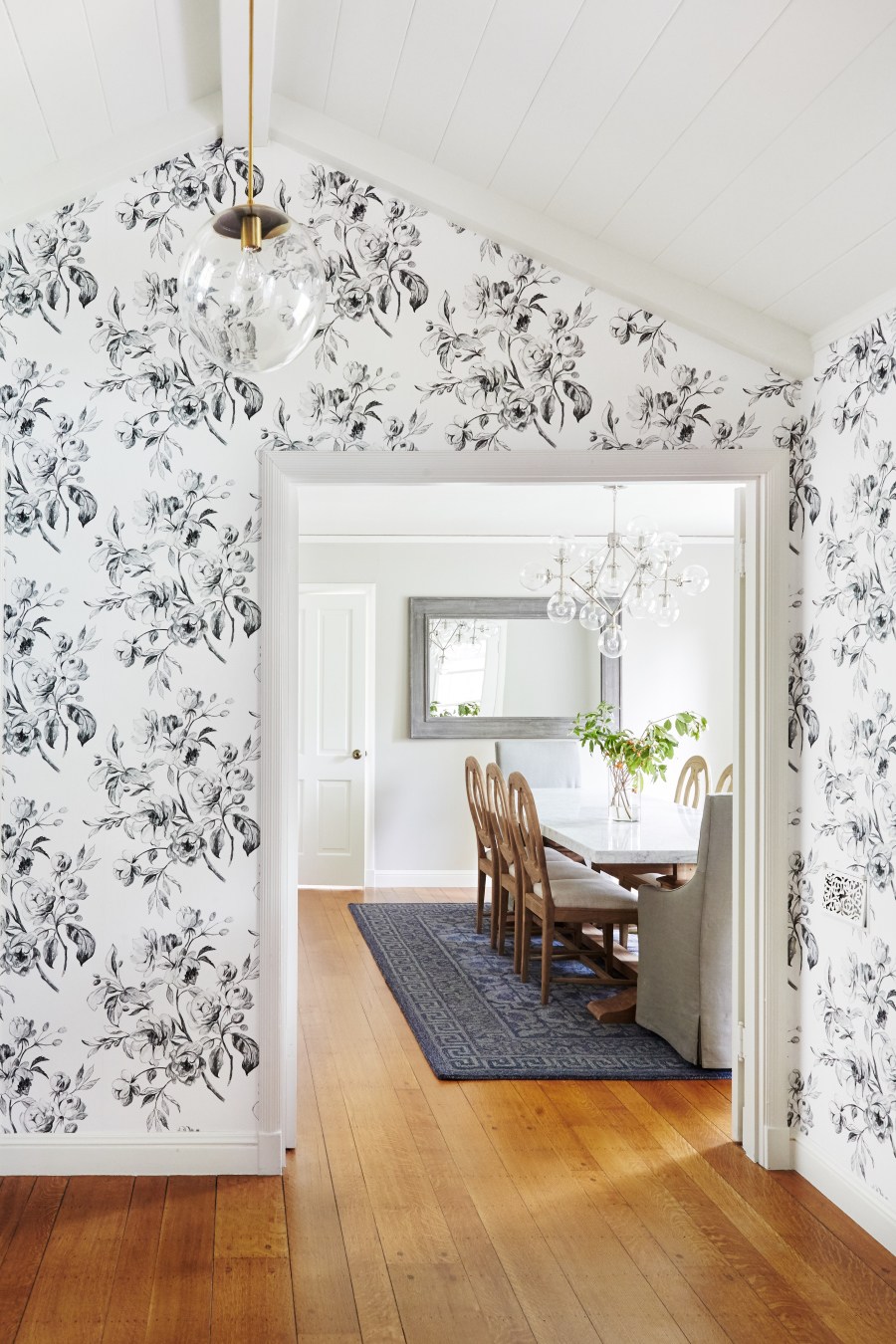 Where To Find The Perfect Farmhouse Style Wallpaper Making It In