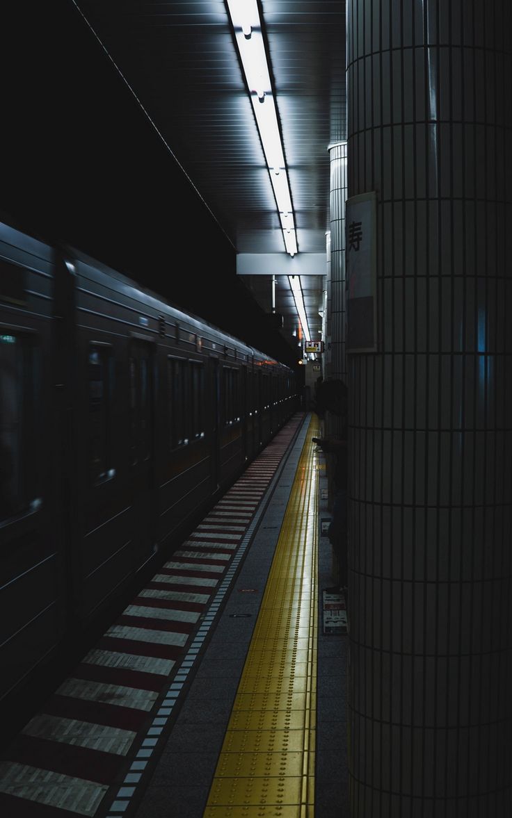 Wallpaper Underground Dark Train Metro Station