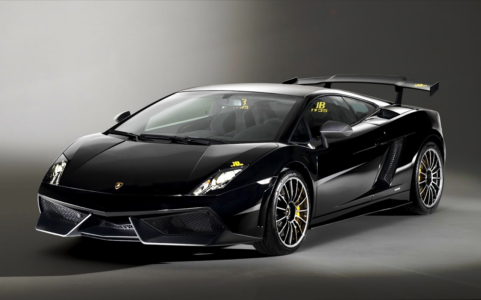HD Car Wallpaper Black Lamborghini