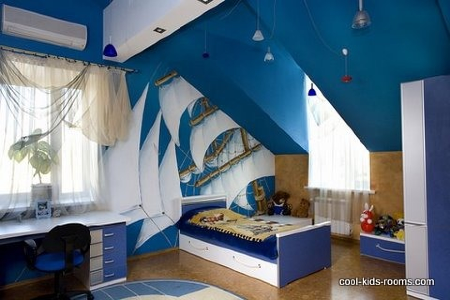 Cool boys bedroom furniture design and wallpaper decorating ideas