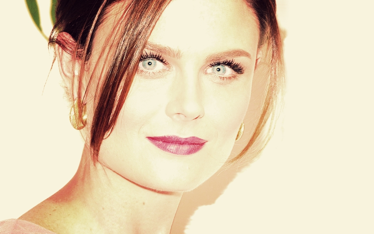 Emily Deschanel Image Wallpaper HD And Background