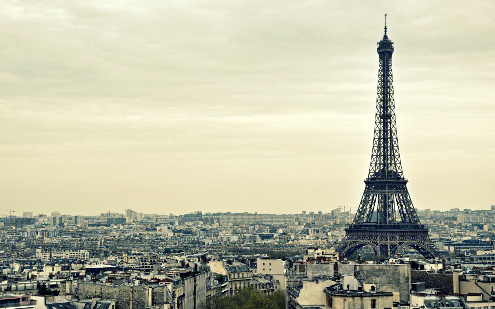 Pics Photos Eiffel Tower HD Wallpaper For Desktop