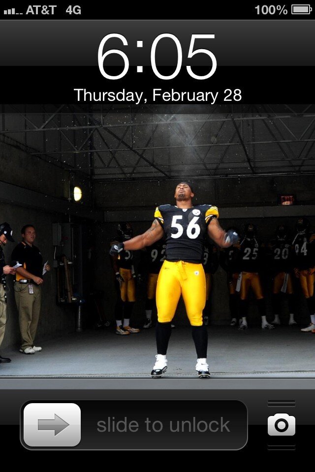 Da GREAT LaMarrWoodley check out the badass wallpaper on my IPhone
