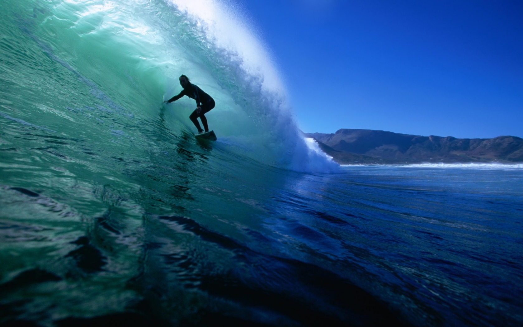 surfing widescreen   1680x1050 wallpaper