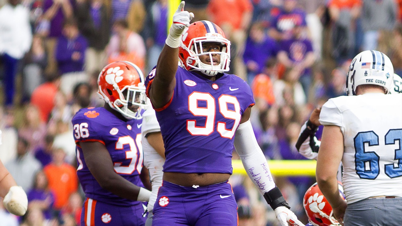 Clelin Ferrell S Trip To A Columbia Waffle House Changed His