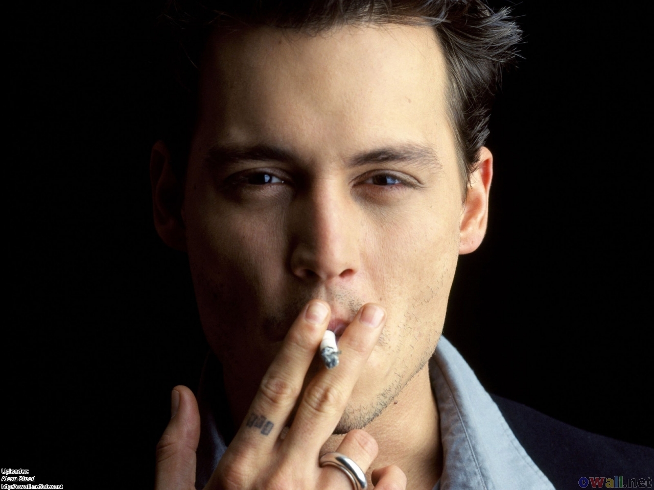 Johnny Depp Smoking Photos