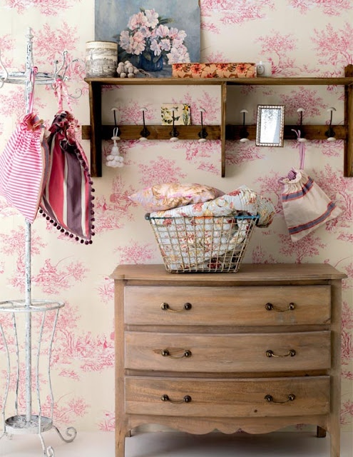 Little Emma English Home Cottage Style Wallpaper